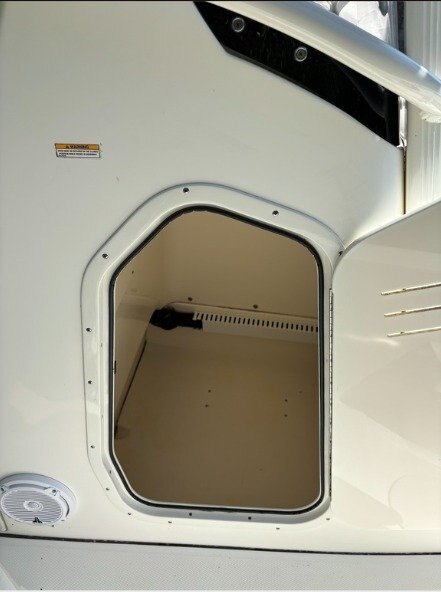 2017 BOSTON WHALER 210 DAUNTLESS