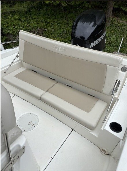 2017 BOSTON WHALER 210 DAUNTLESS