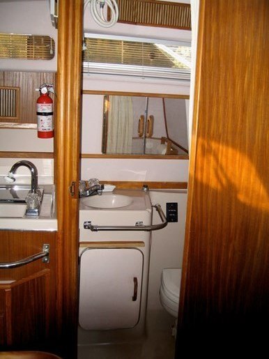 1989 SEARAY SUNDANCER 300