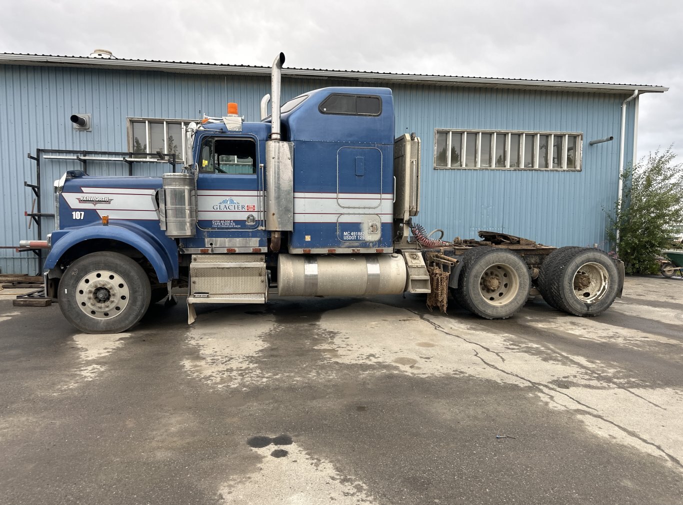 Kenworth W900B