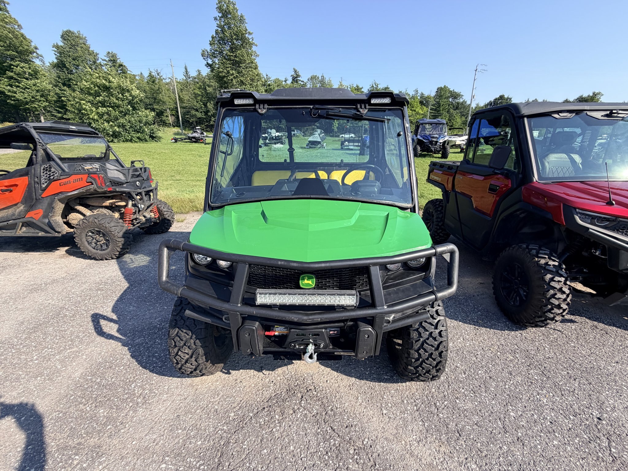2022 JOHN DEERE+FULL CAB