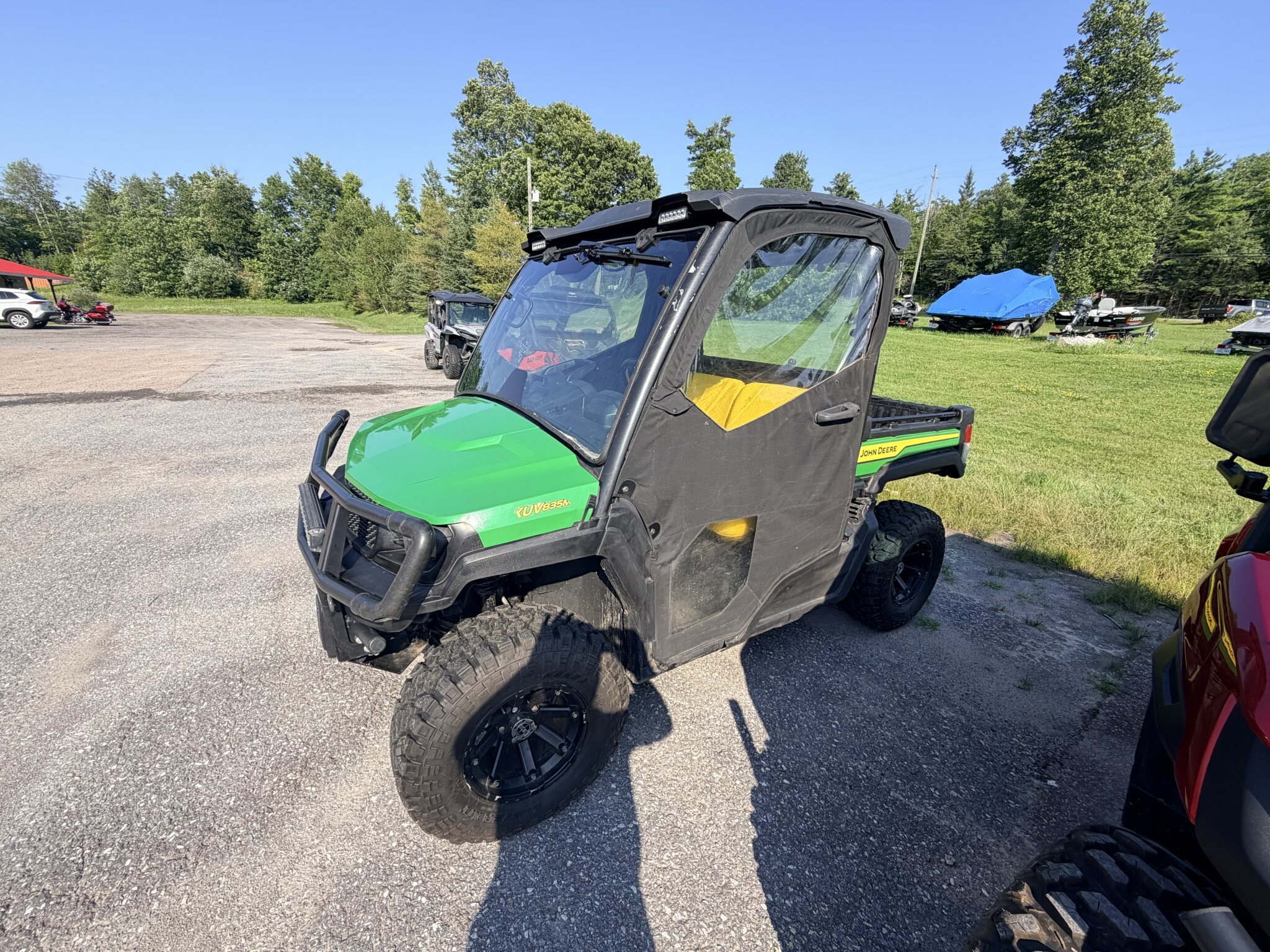 2022 JOHN DEERE+FULL CAB