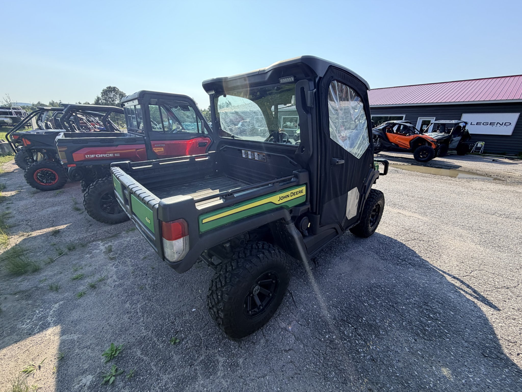 2022 JOHN DEERE+FULL CAB