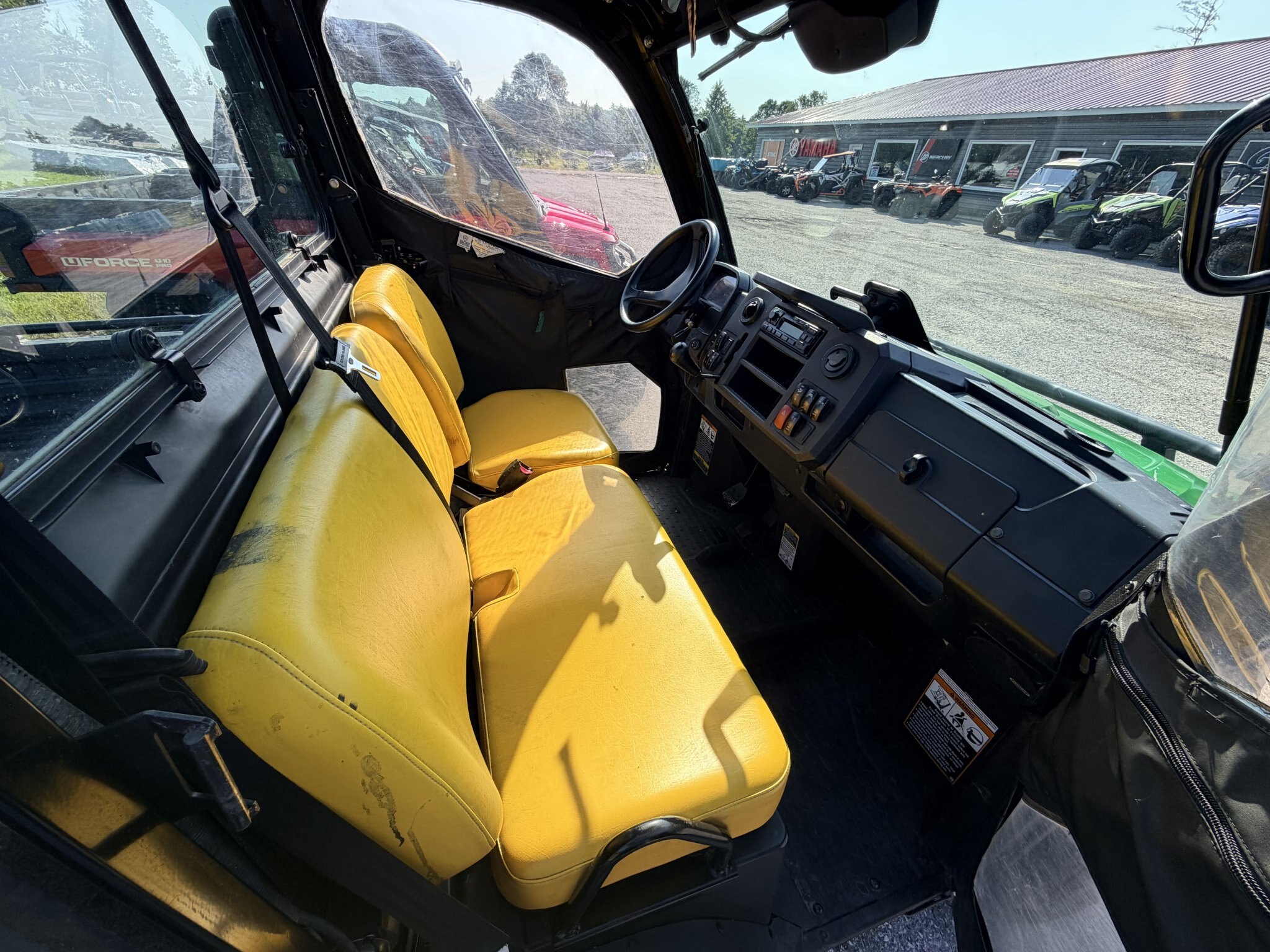2022 JOHN DEERE+FULL CAB