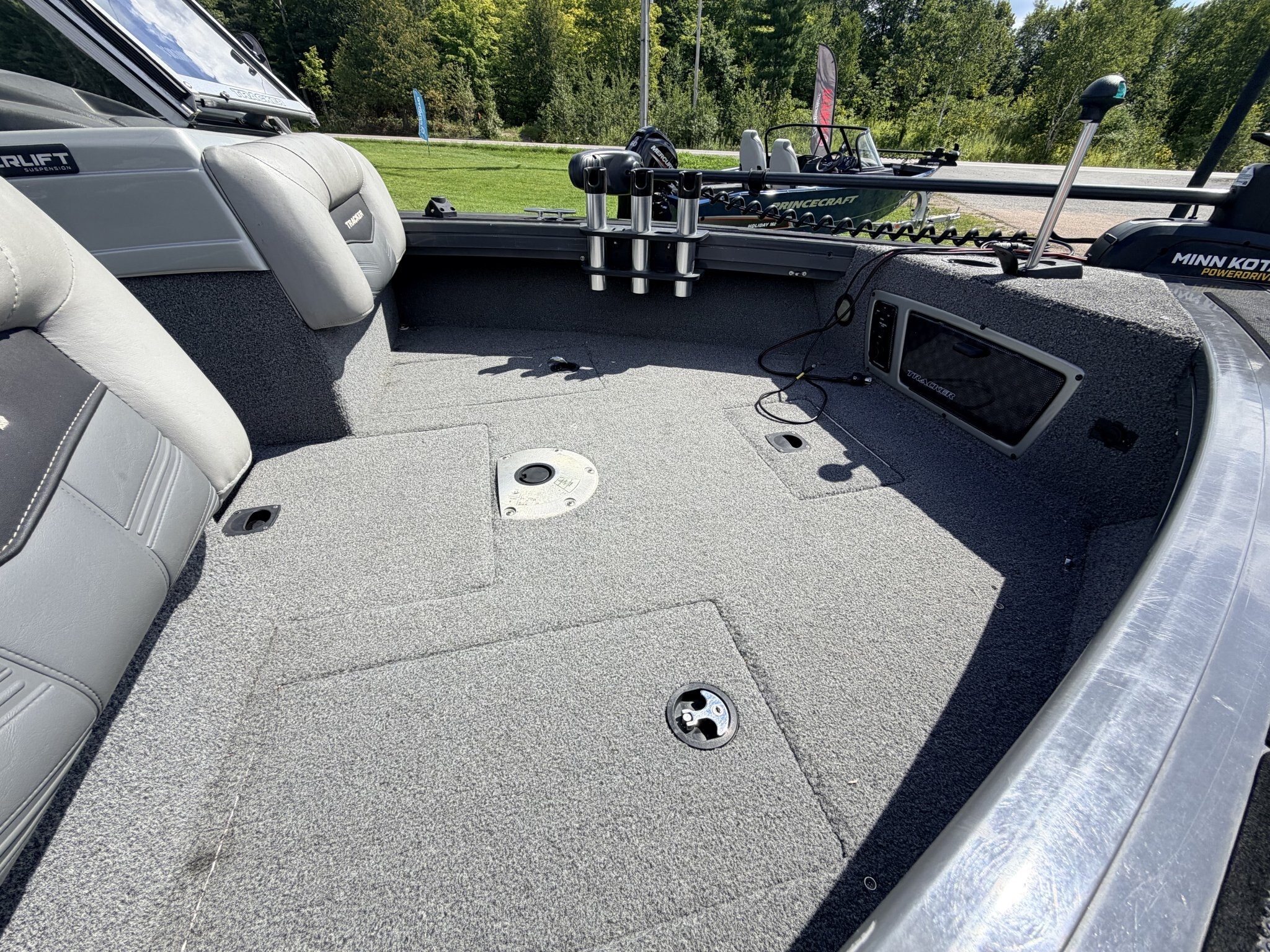 2017 TRACKER V18 TARGA 150HP