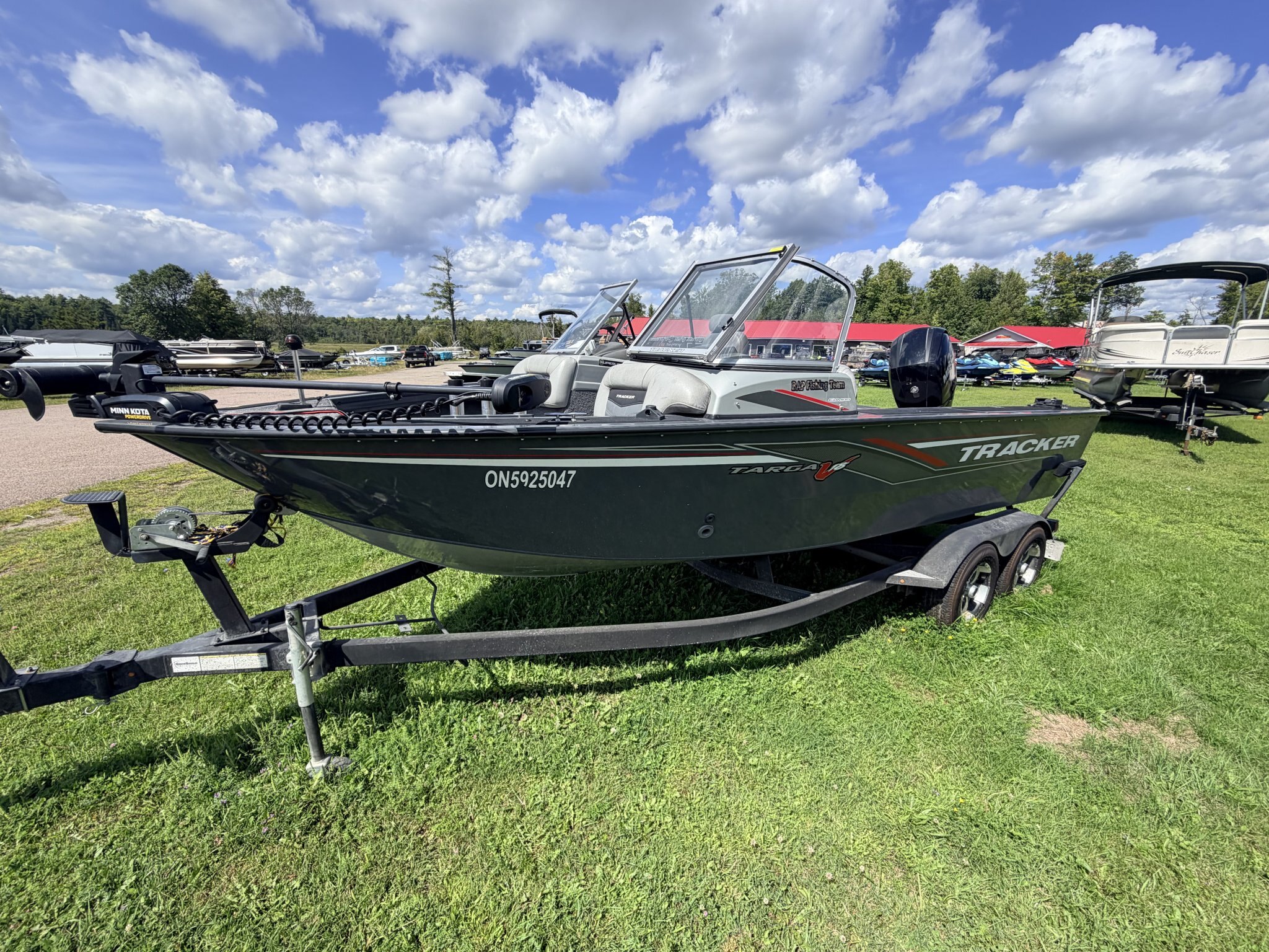 2017 TRACKER V18 TARGA 150HP