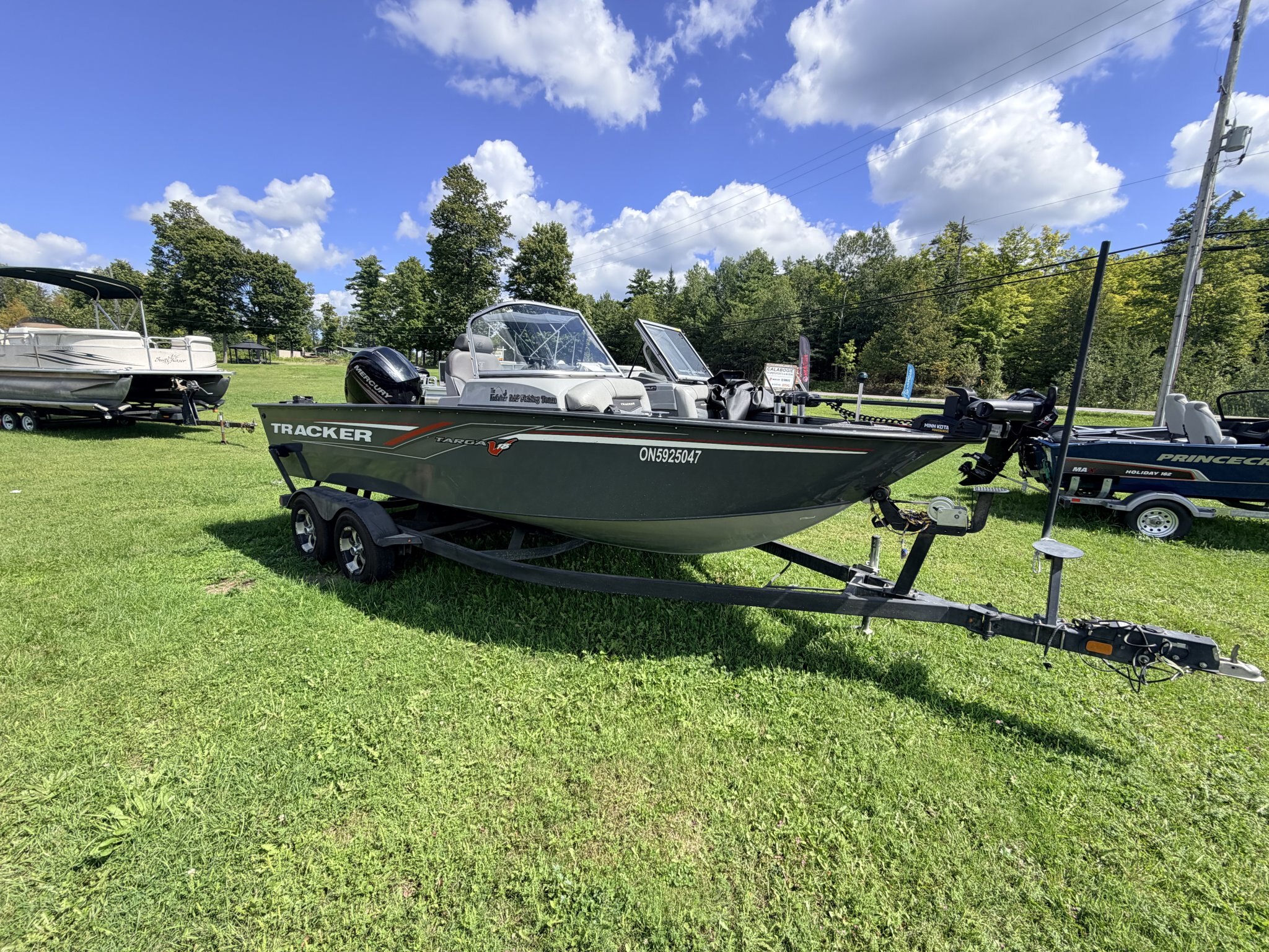 2017 TRACKER V18 TARGA 150HP