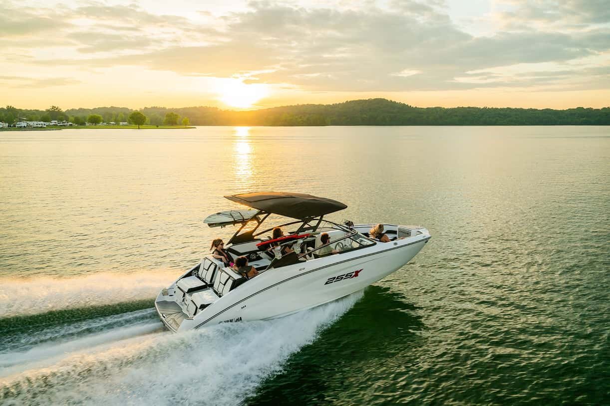 2027 Yamaha 255XD White