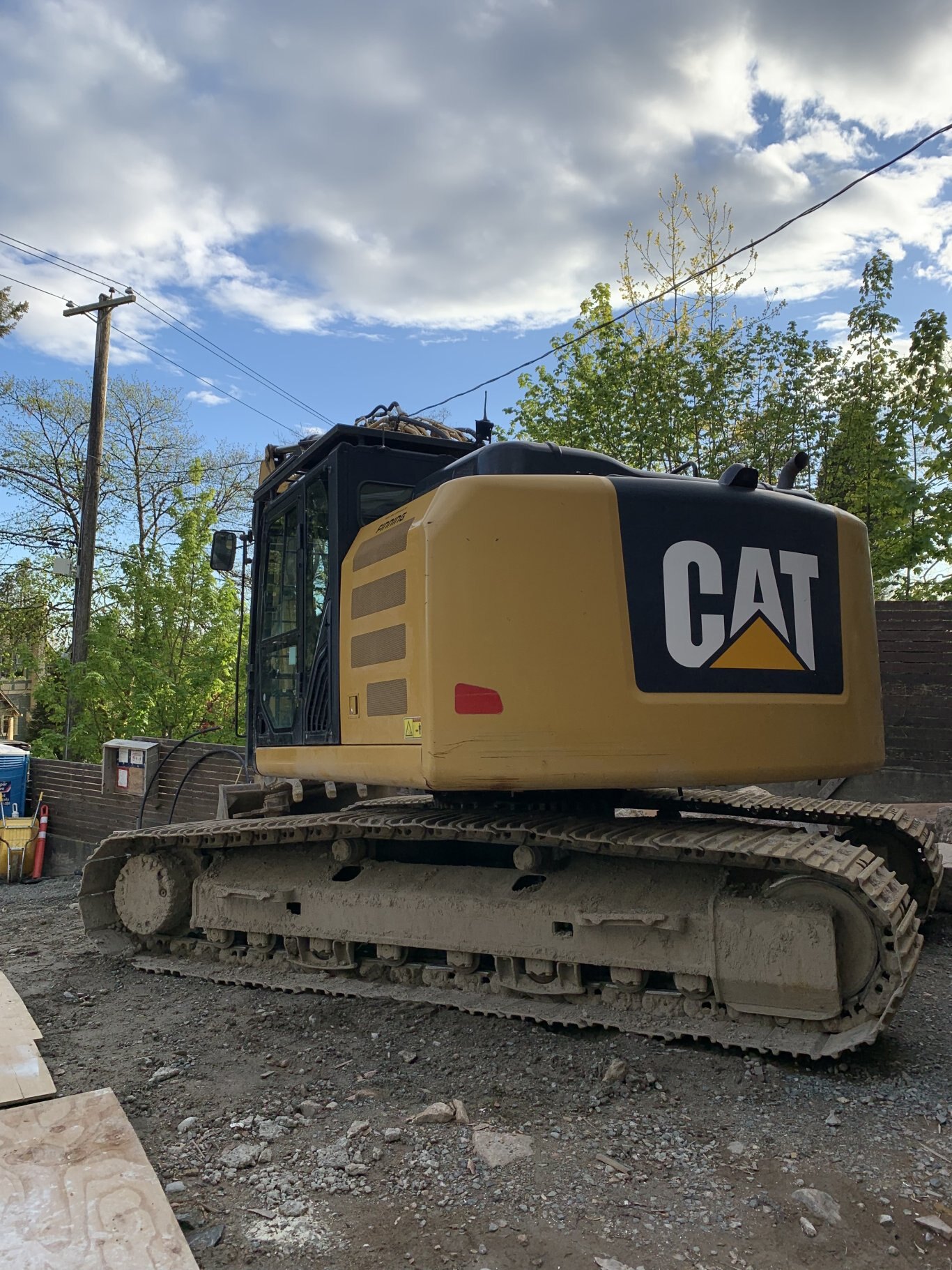 2014 Caterpillar 320ERR Excavator