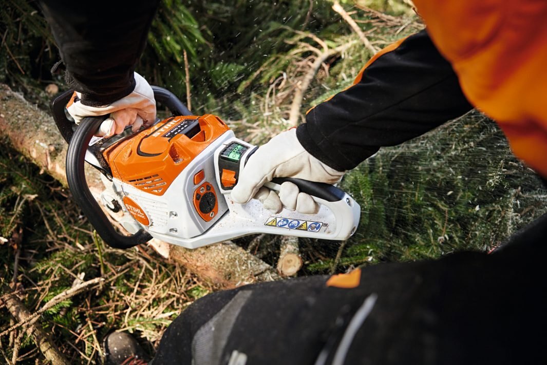 STIHL MSA 300 CORDLESS CHAIN SAW 20