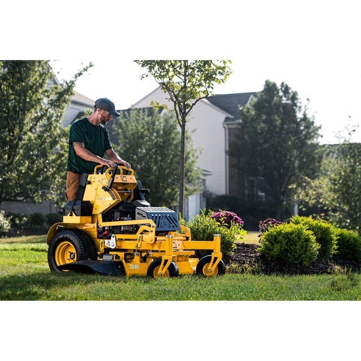 Cub Cadet PRO X 636