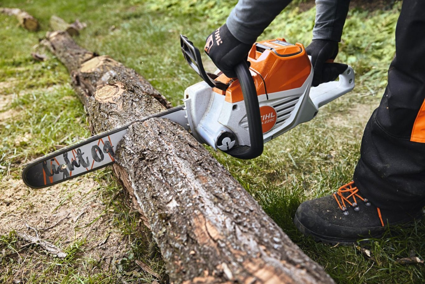 STIHL MSA 220C Cordless Chain Saw 18