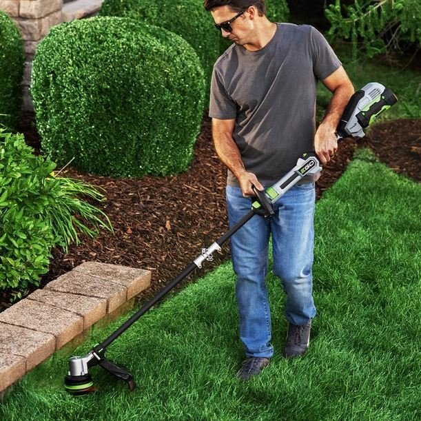 EGO POWER+ 16 POWERLOAD™ String Trimmer with Telescopic Carbon Fiber Shaft ST1611T