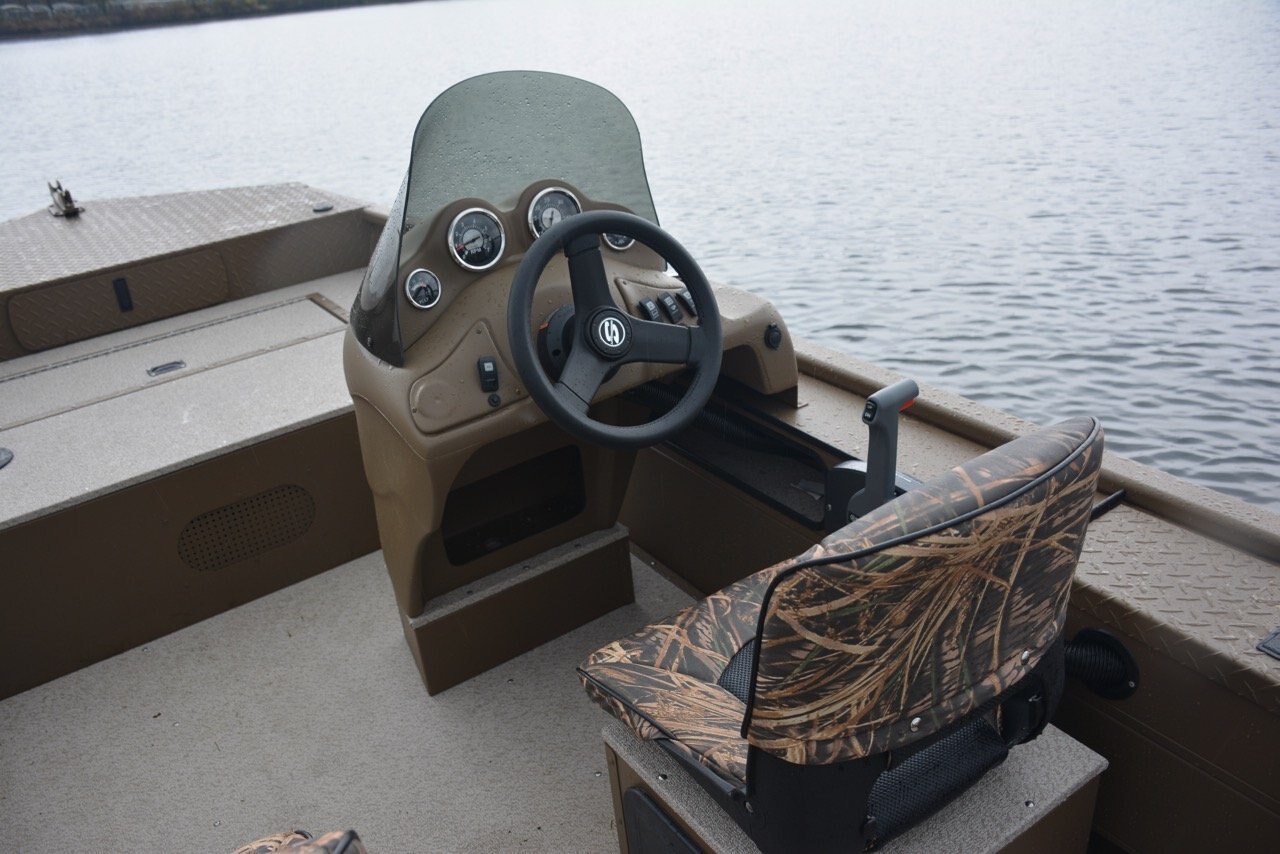 Smoker Craft SPORTSMAN1660 PRO (SHOWN WT/OPT FISHING SEATS)