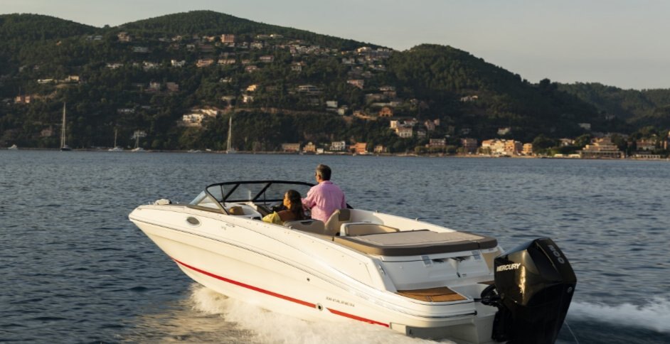 2024 Bayliner VR6 OUTBOARD Blue Hull Sides (White Bottom)