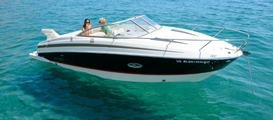 2024 Bayliner 742R Black Hull Sides (White Bottom)