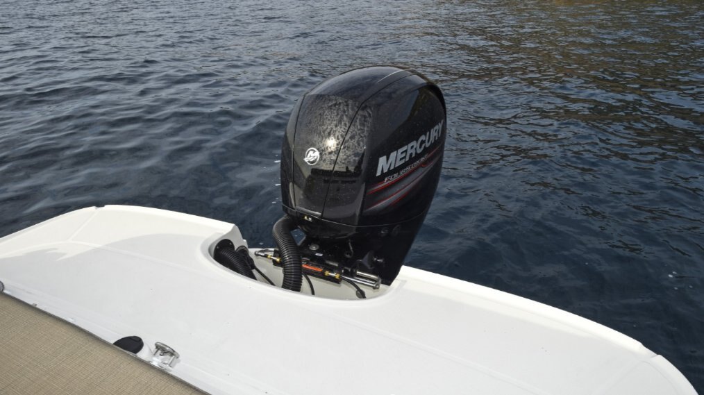 2024 Bayliner VR5 CUDDY OUTBOARD Blue Hull Sides (White Bottom)