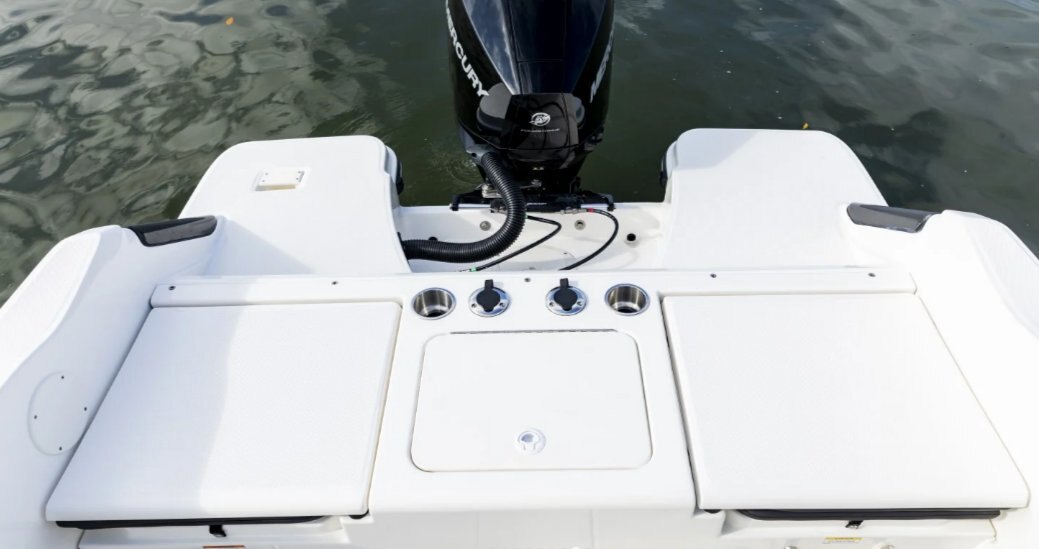 2024 Bayliner T20CC Black Hull Sides (White Bottom)