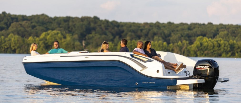 2024 Bayliner DX2200 Solid Blue Hull