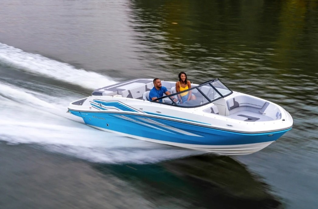 2025 Bayliner VR5 Bowrider Coques grises (fond blanc)