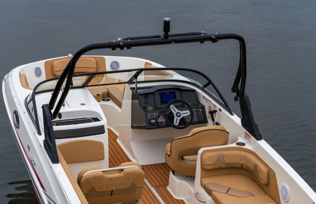 2025 Bayliner VR6 Bowrider Coque blanche solide