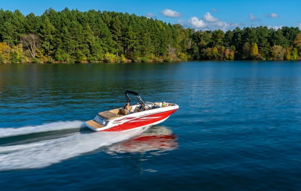 2025 Bayliner VR6 Bowrider Coque noire solide