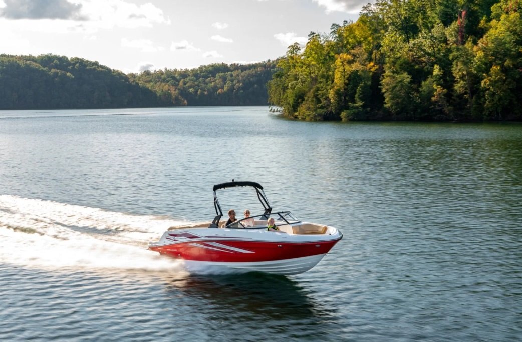 2025 Bayliner VR6 Bowrider Coques grises (Fond blanc)