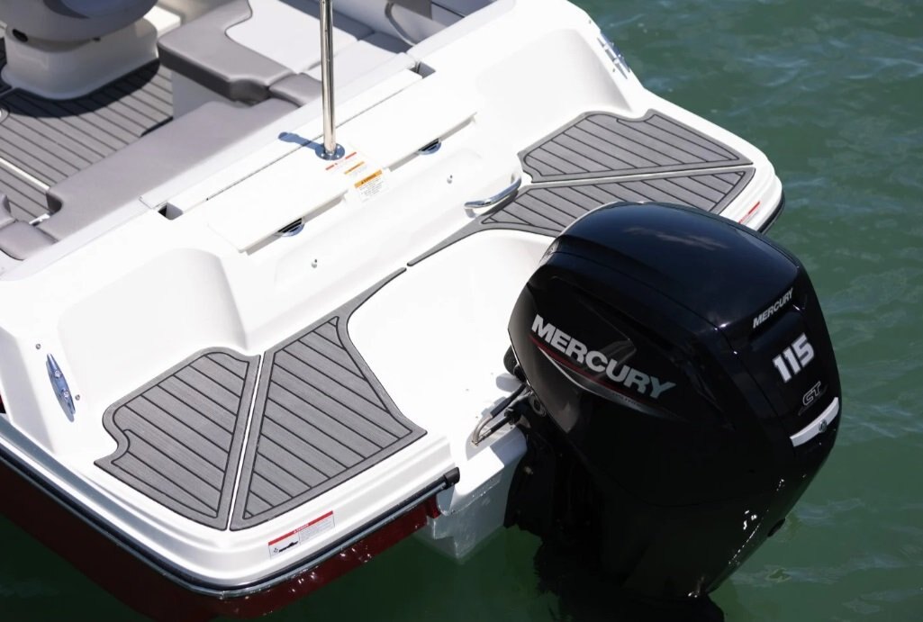 2025 Bayliner VR4 Outboard Coque solide Rally Red