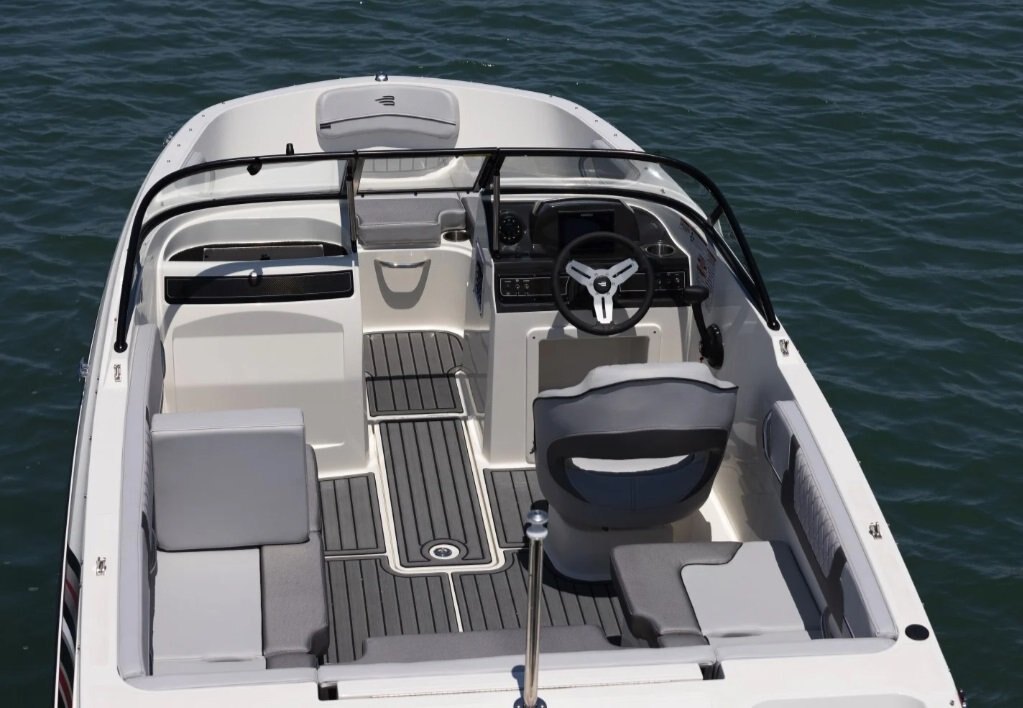 2025 Bayliner VR4 Outboard Coque solide Rally Red