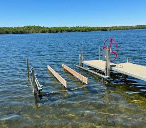 Manual Pontoon Boat Lift