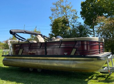 2020 GENEVA 22 LR DH SPORT- TRITOON W/ 150HP EVINRUDE ENGINE