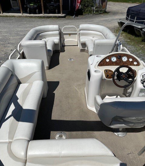 2006 Legend Seville 206 Pontoon w/ a 75hp Mercury Engine