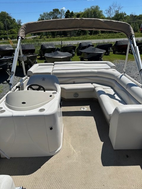 2006 Legend Seville 206 Pontoon w/ a 75hp Mercury Engine