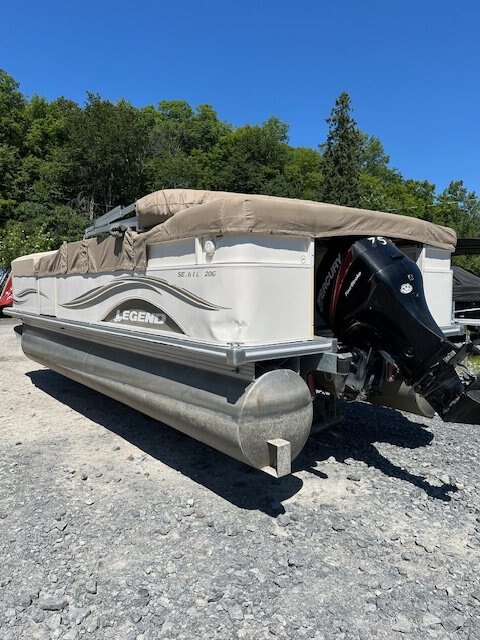 2006 Legend Seville 206 Pontoon w/ a 75hp Mercury Engine
