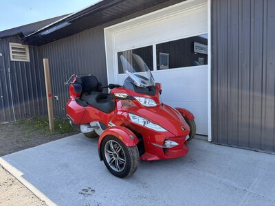 2012 CAN AM SPYDER RT