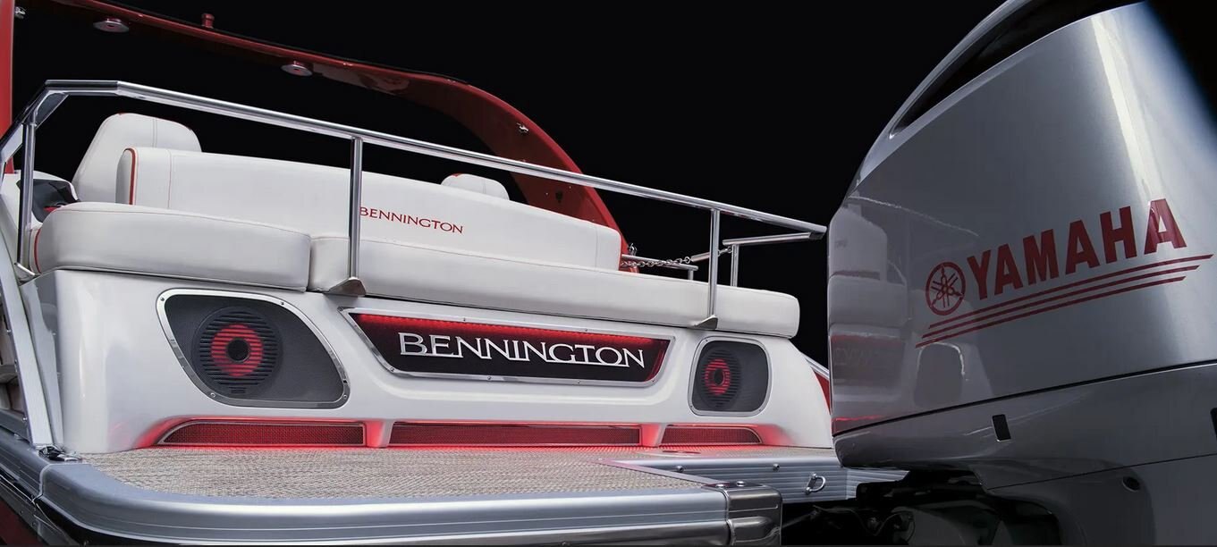 2024 Bennington RT24 Swingback Bowrider w/ Arch 24 RTSBA