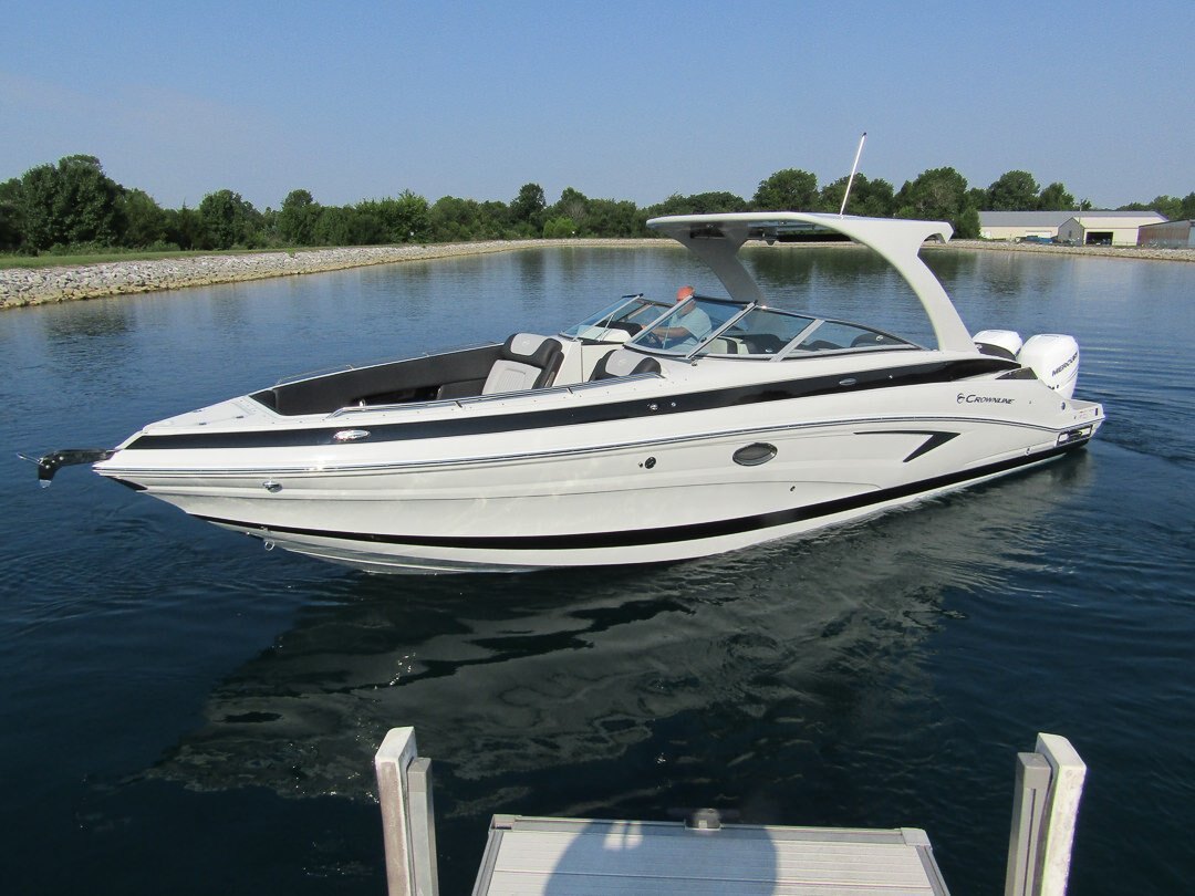 Crownline XSS Series 330 XSS