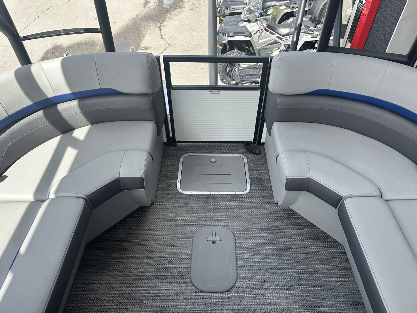 2023 Bennington 25 SXSRTD Top Deck Waterslide 175HP Yamaha VMAX SHO