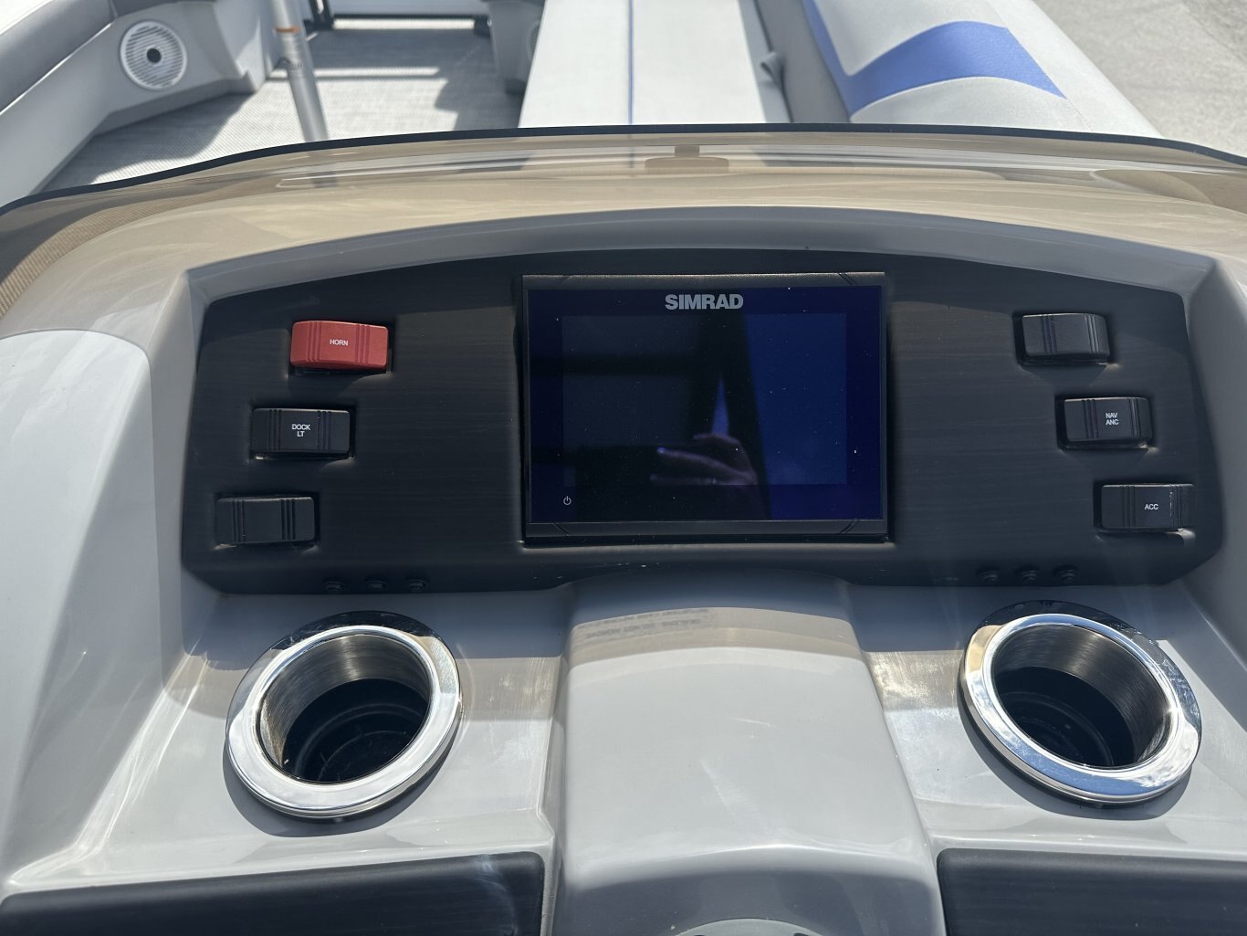 2023 Bennington 25 SXSRTD Top Deck Waterslide 175HP Yamaha VMAX SHO