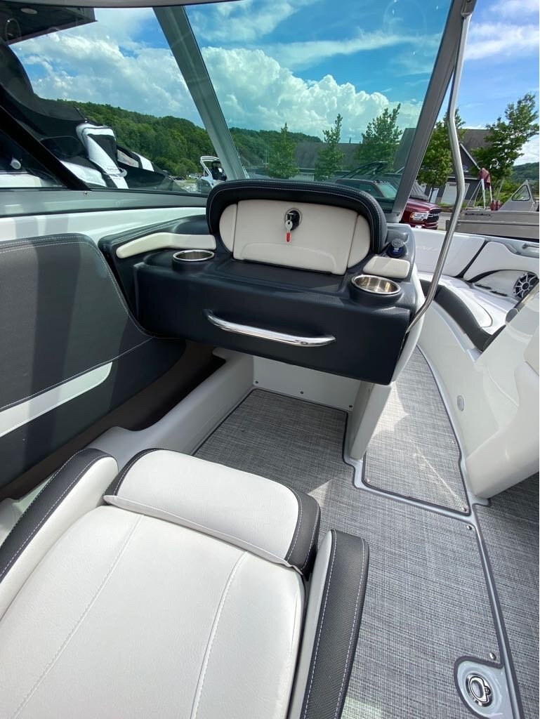 2025 Crownline 200 SS