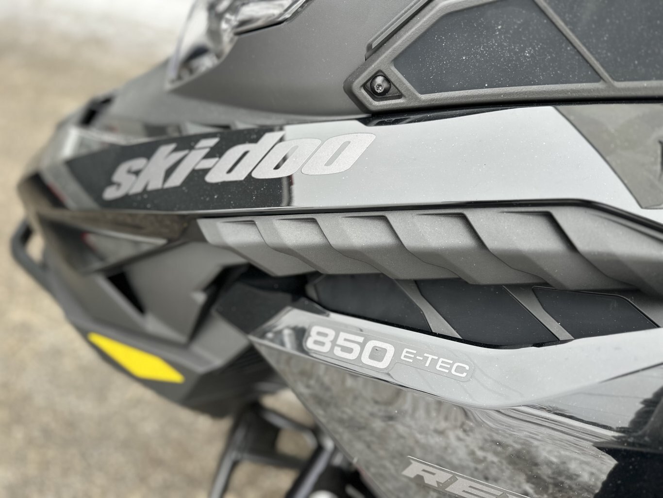 2023 Ski Doo Renegade XRS 850 E Tec