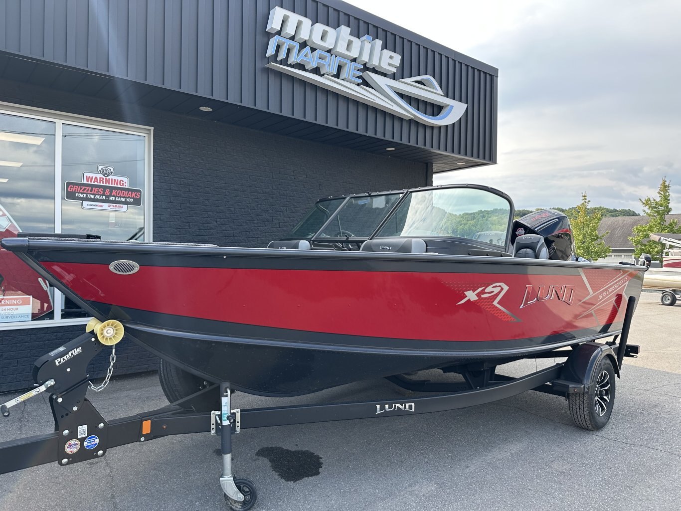 2025 Lund Crossover XS 1875 Mercury 175HP PRO XS