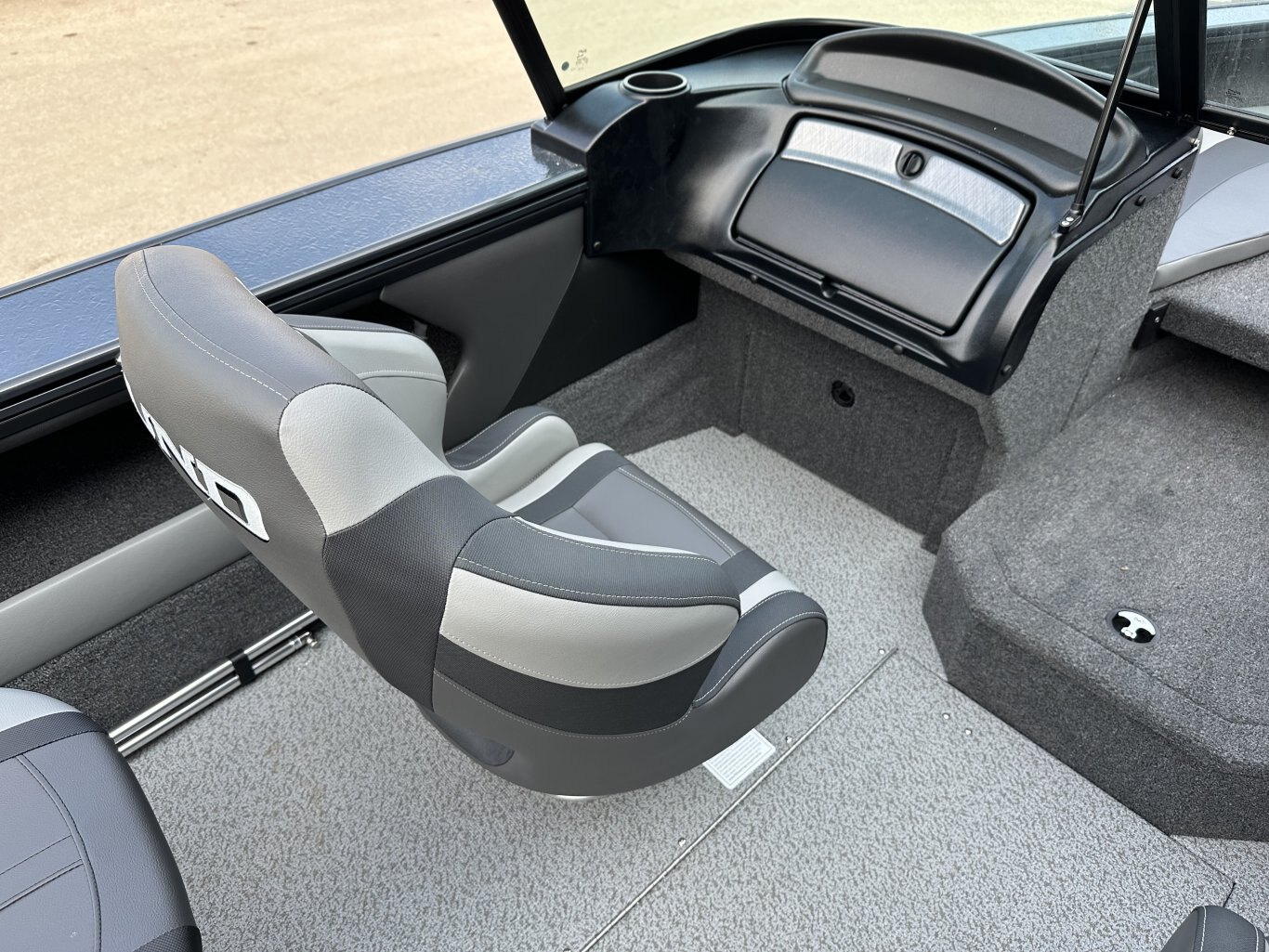 2025 Lund Crossover XS 1875 Mercury 175HP PRO XS