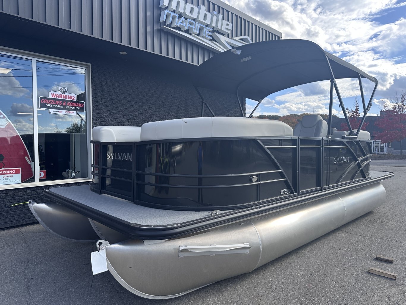 2025 Sylvan Mirage X1 Tri Toon 175HP Yamaha VMAX SHO