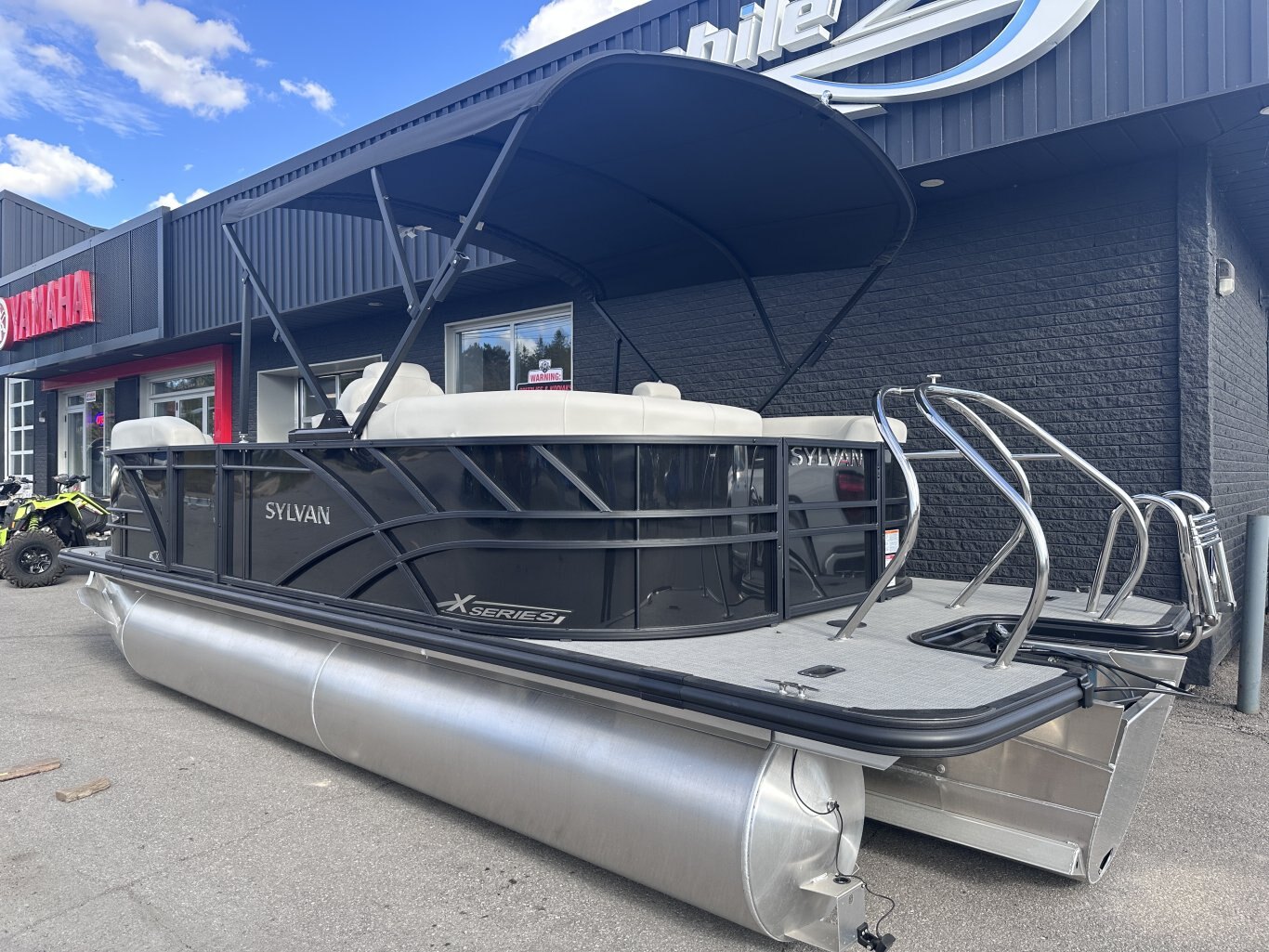 2025 Sylvan Mirage X1 Tri Toon 175HP Yamaha VMAX SHO