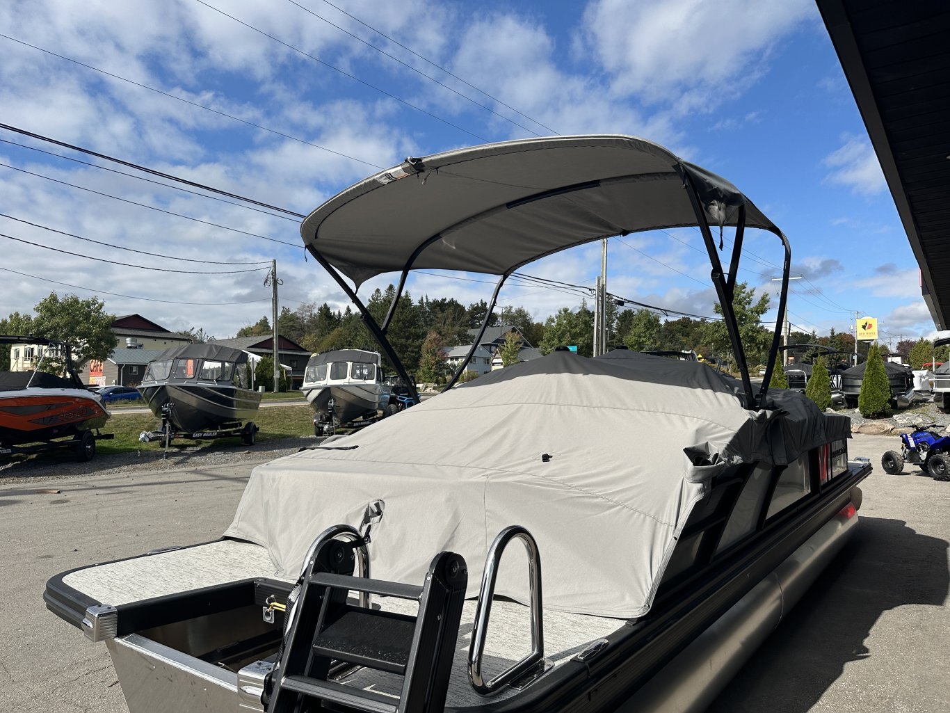 2026 BENNINGTON 23LTSB 250HP YAMAHA