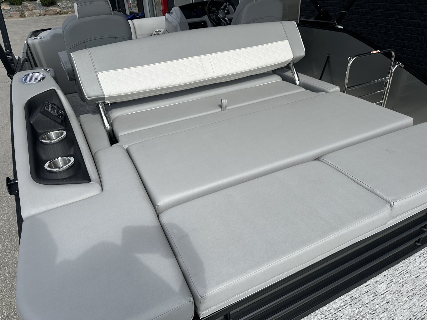 2026 BENNINGTON 23LTSB 250HP YAMAHA