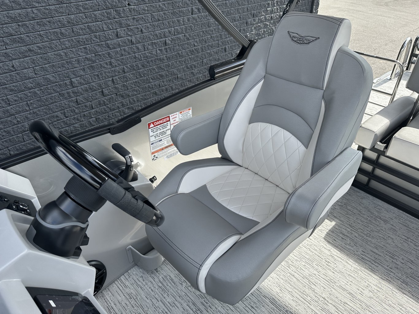 2026 BENNINGTON 23LTSB 250HP YAMAHA