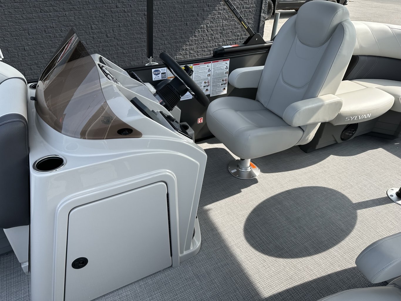 2026 SYLVAN MIRAGE 820 LZ 90HP YAMAHA VMAX SHO