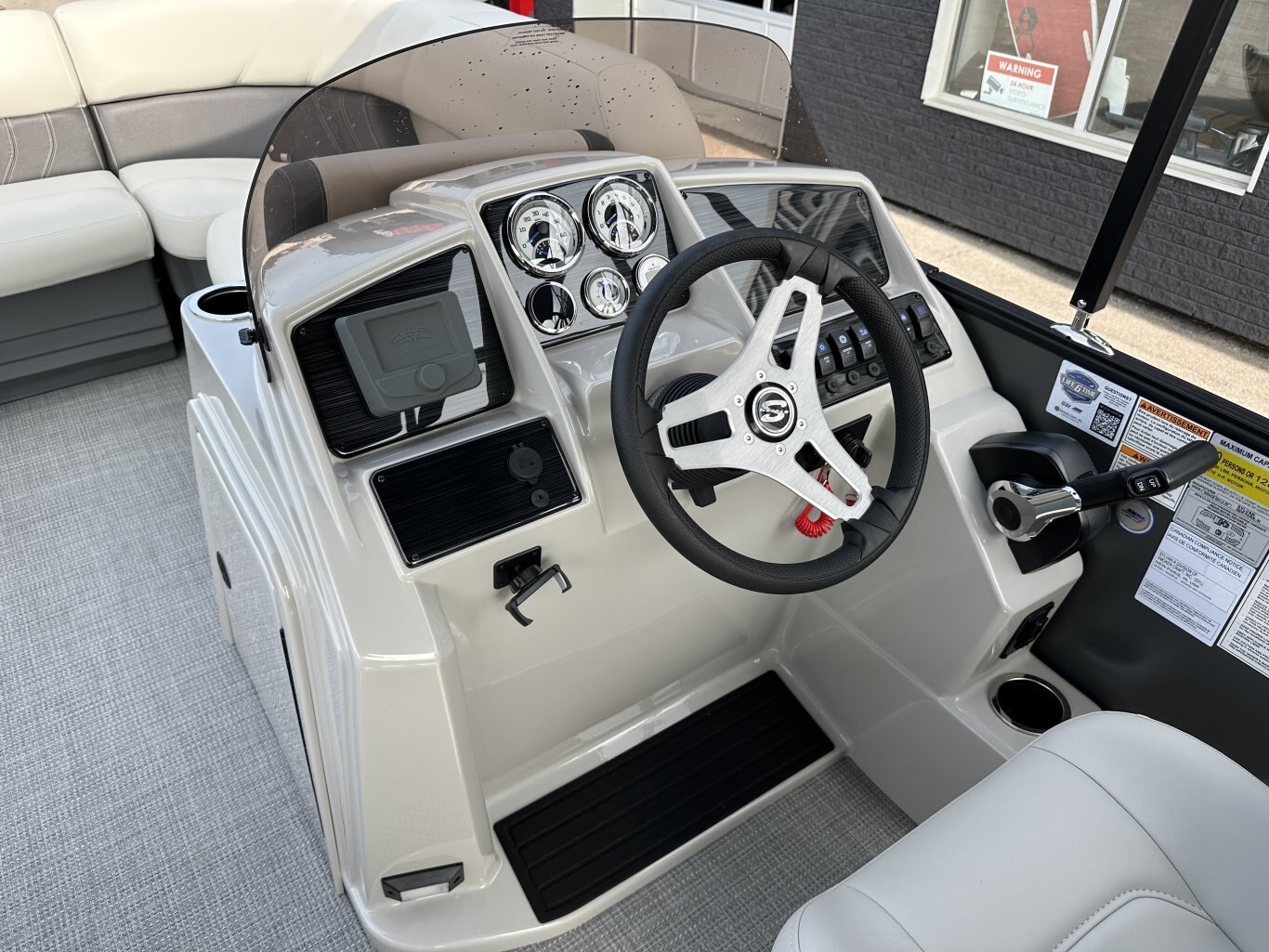 2026 SYLVAN MIRAGE 820 LZ 90HP YAMAHA VMAX SHO